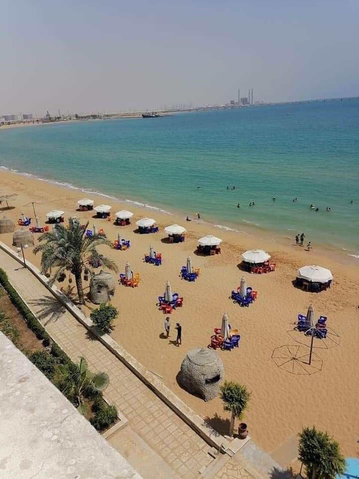 شاطئ السادات